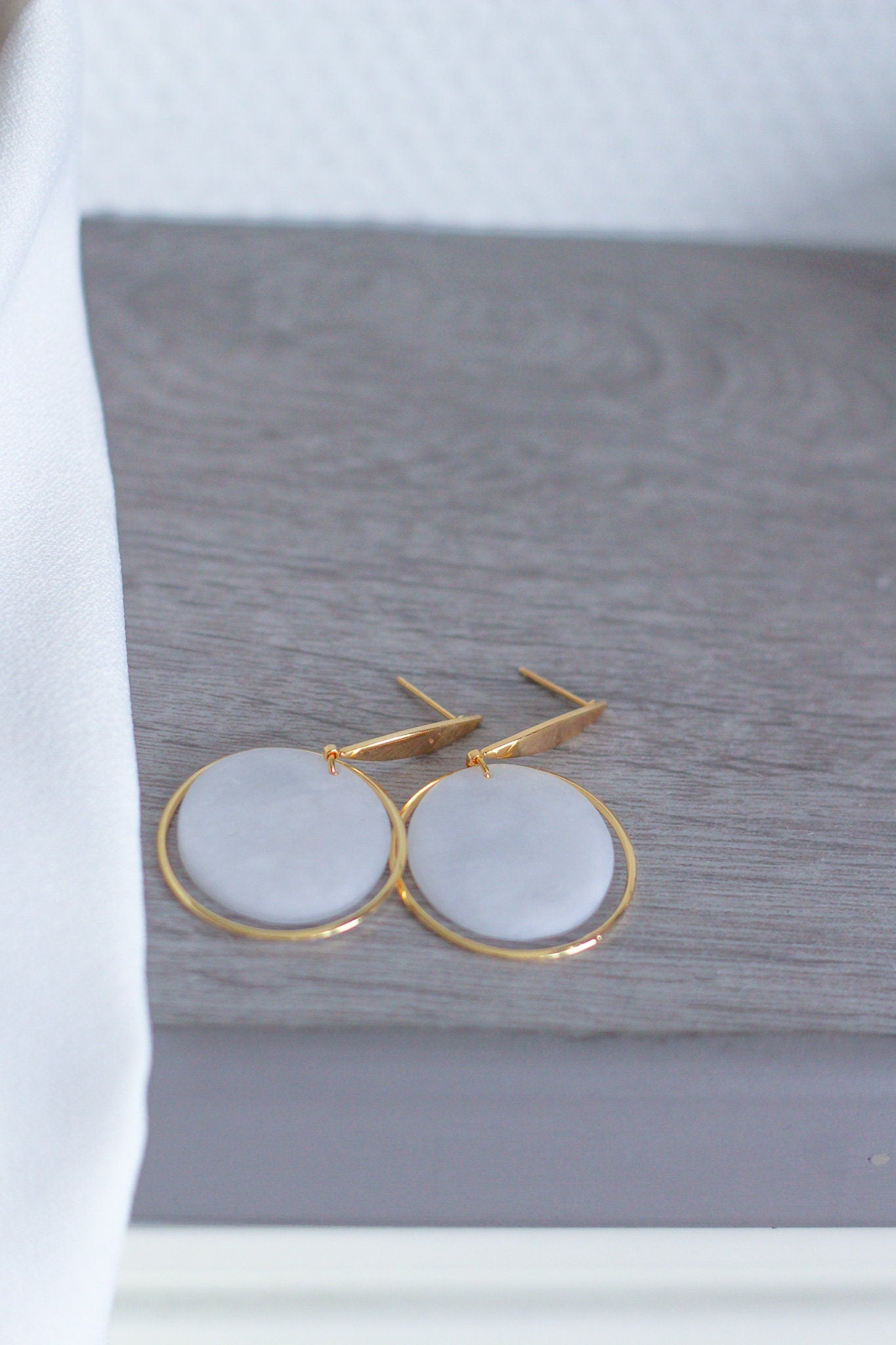 Boucles d'oreilles uniques et chics réalisées à la main par dehis studio