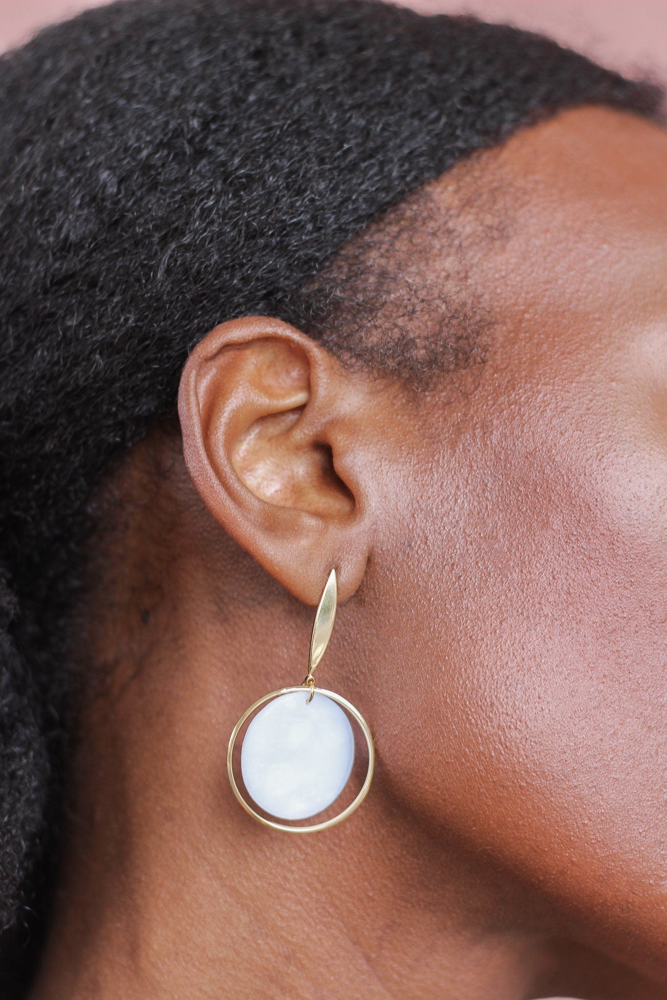 Boucles d'oreilles uniques et chics réalisées à la main par dehis studio