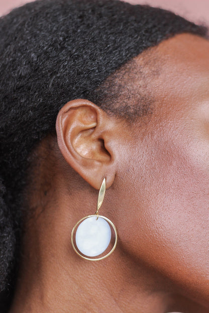 Boucles d'oreilles uniques et chics réalisées à la main par dehis studio